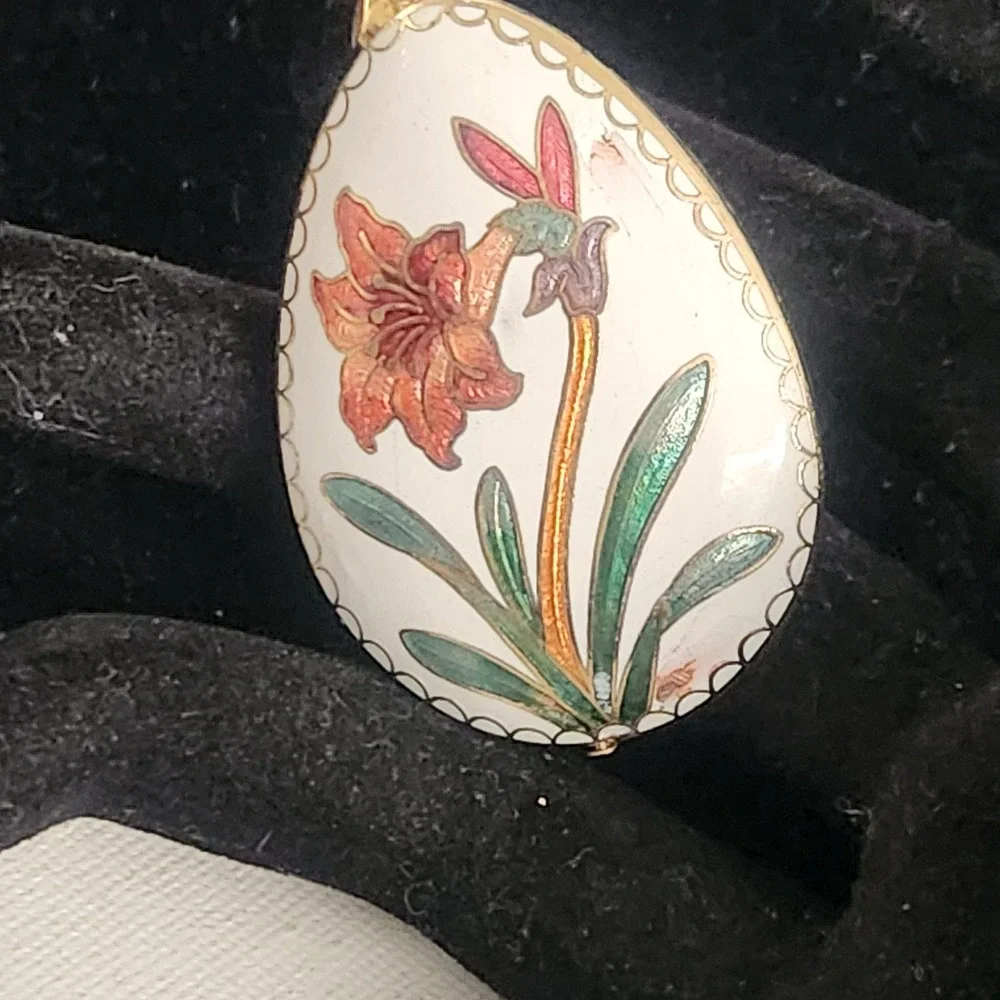 Vintage Cloisonne Enamel‎ Egg Pendant White Orange Floral Lily Gold Tone Charm